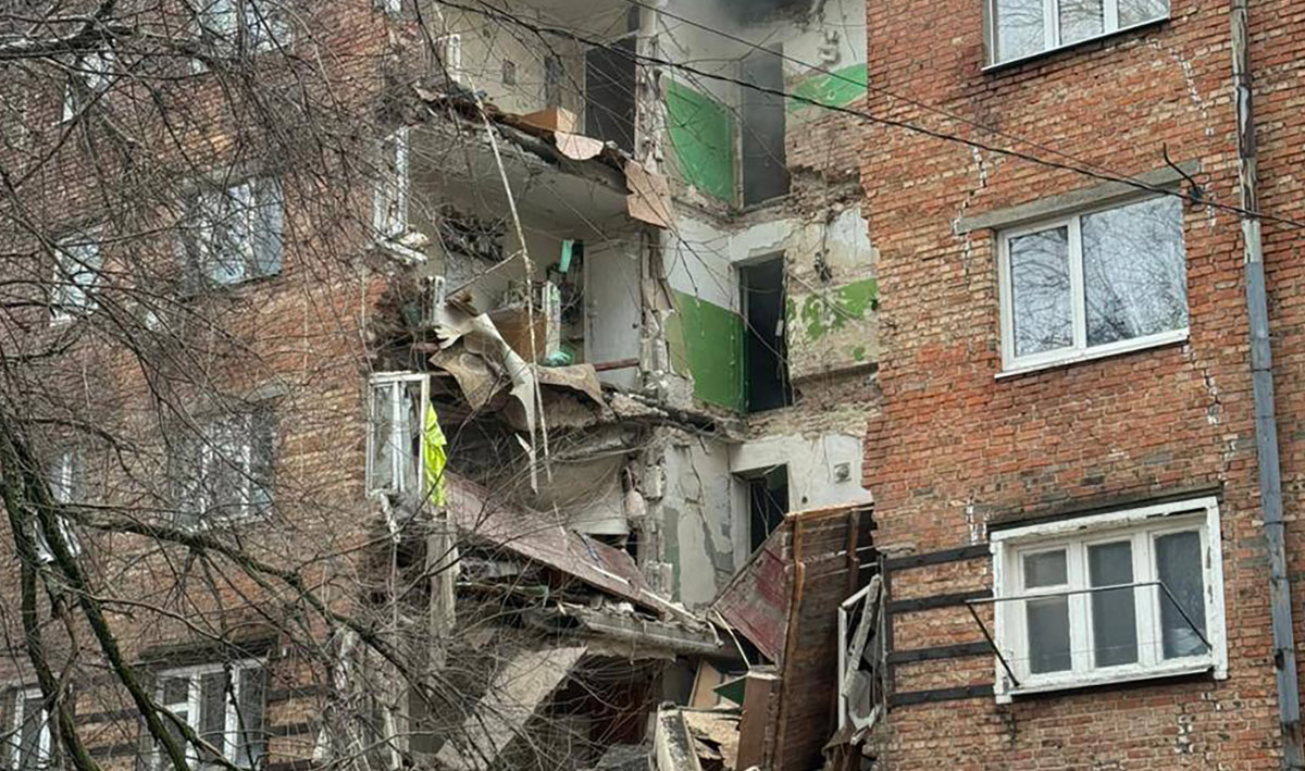 В российском городе обрушился подъезд многоэтажки | 28.01.2024 | Новости  Петрозаводска - БезФормата