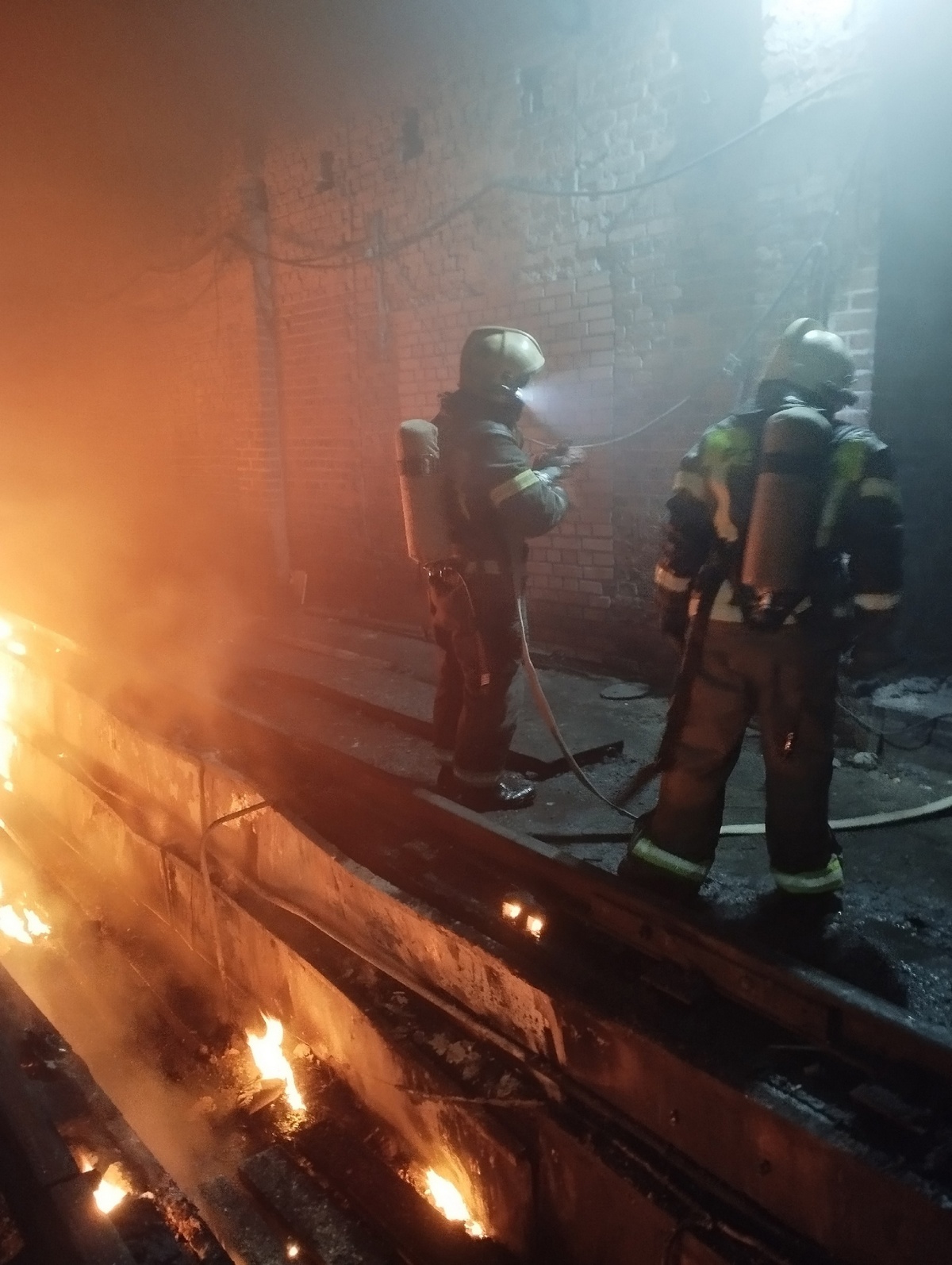 4 апреля группа. 4ре апреля. 4ое апреля группа. 4 апреля рок группа. 4 апреля группа фото.