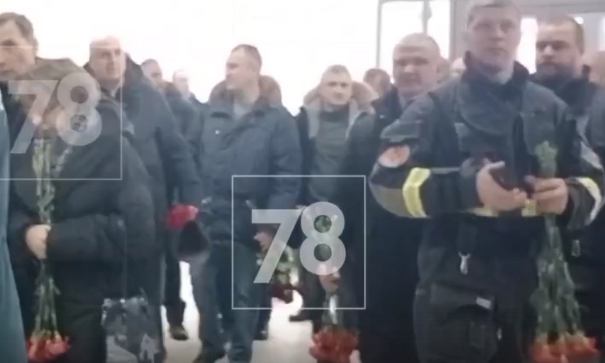 Прошли похороны погибших в крушении вертолета в Карелии