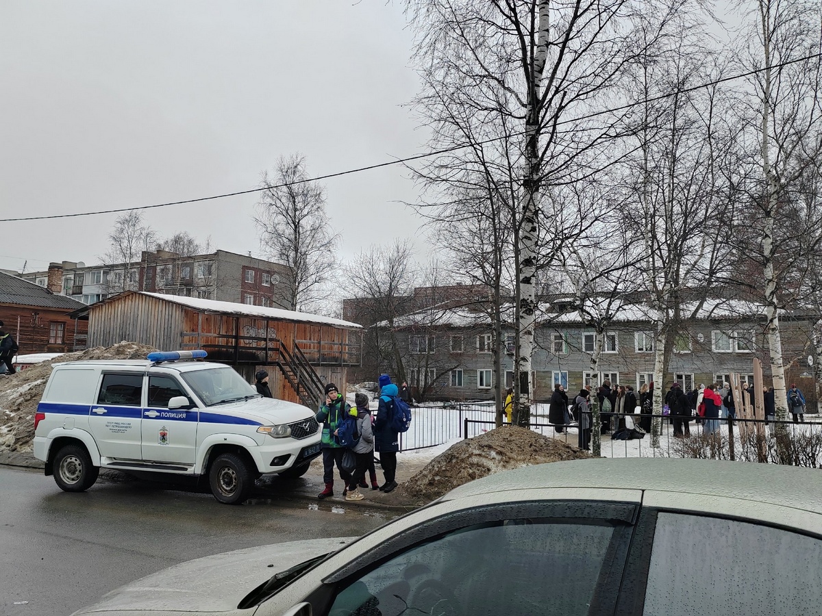 В Петрозаводске эвакуировали школу | 28.02.2024 | Новости Петрозаводска -  БезФормата