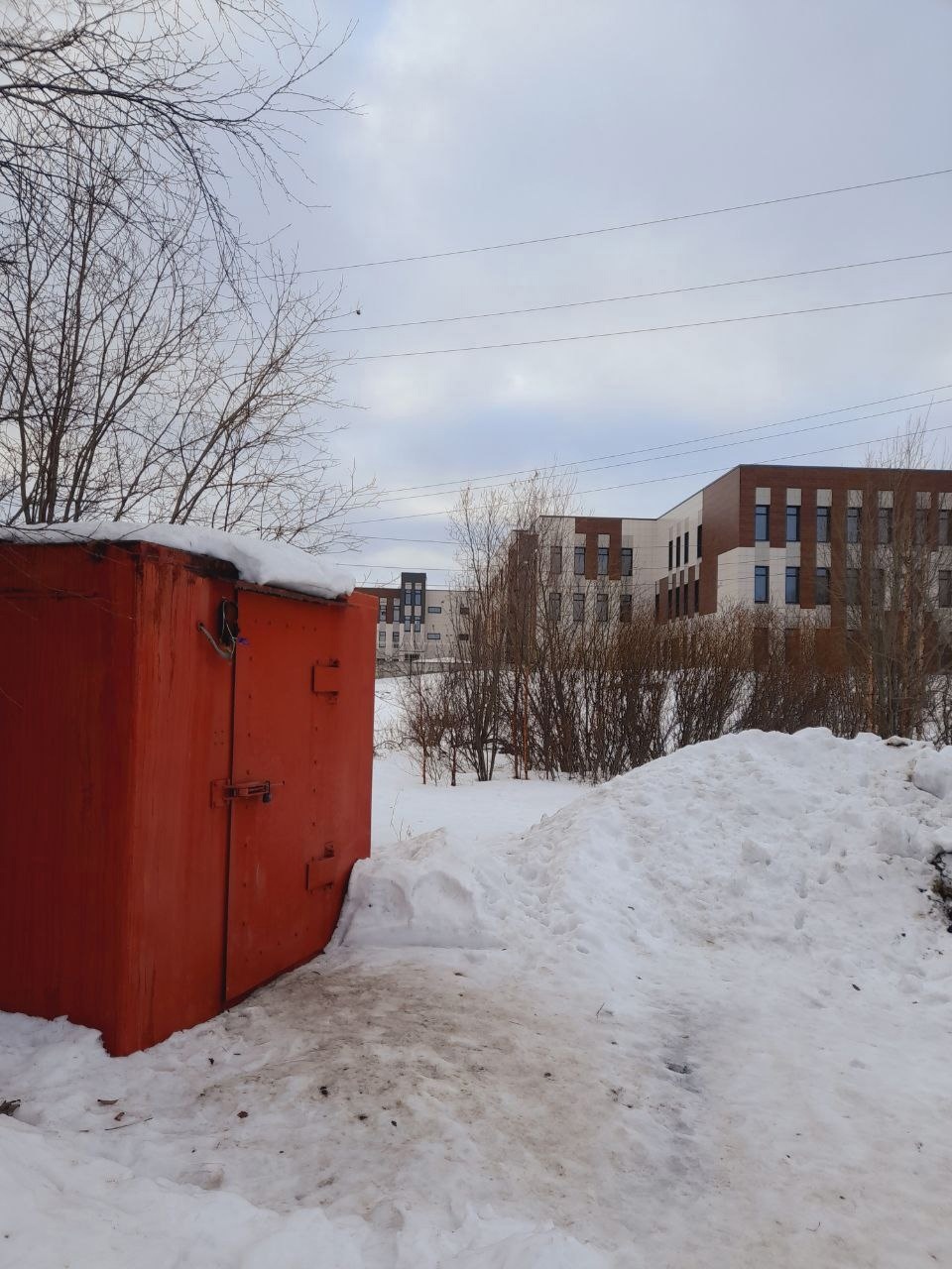 Гараж со стеллажами». Жители Карелии показали ужасный морг