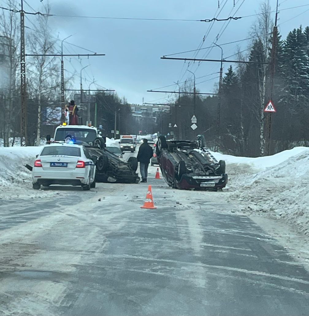 Два автомобиля перевернулись на крышу в Петрозаводске | 17.02.2024 |  Новости Петрозаводска - БезФормата