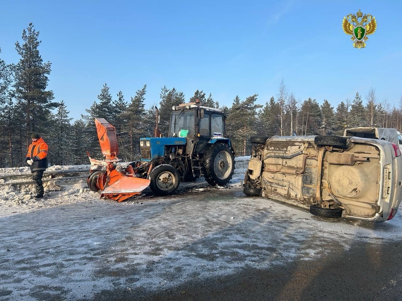 В Карелии на трассе столкнулись грузовик, два автомобиля и трактор: есть  погибший