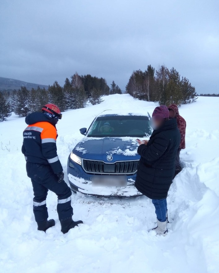 Беременная женщина застряла в снегу по дороге в роддом в Башкирии