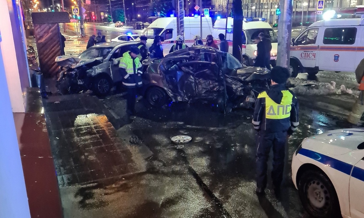 Гонщик, из-за которого погиб водитель в центре Петрозаводска, угнал машину