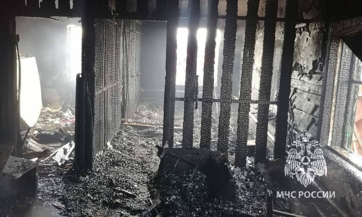 После пожара в жилом доме в шкафу нашли тела троих детей