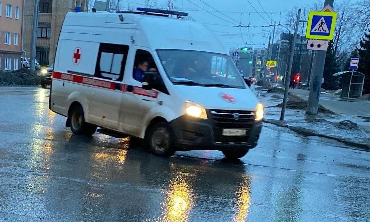 «Мама рядом в шоке». Ребенок выпал из окна в Петрозаводске