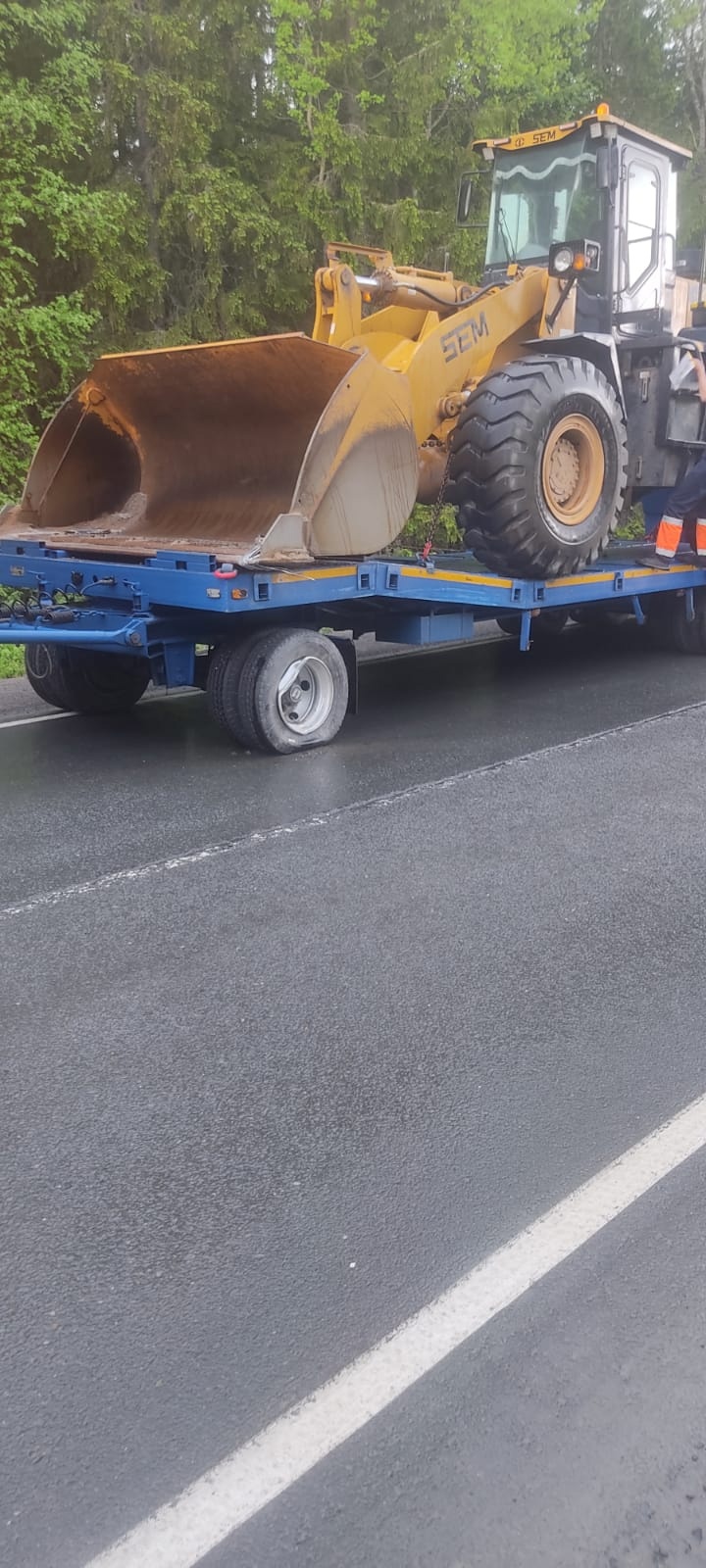 В Карелии погибшего водителя вырезали из машины | 30.05.2024 | Новости  Петрозаводска - БезФормата