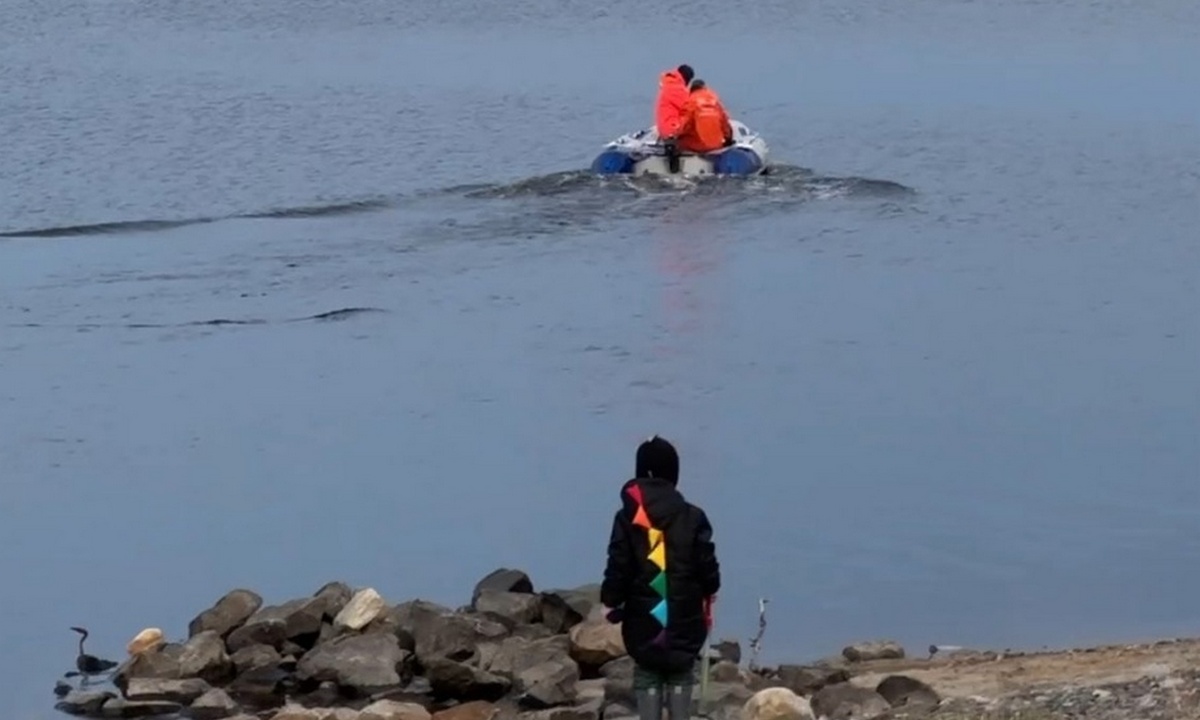 Лодка с детьми опрокинулась на озере под Петрозаводском