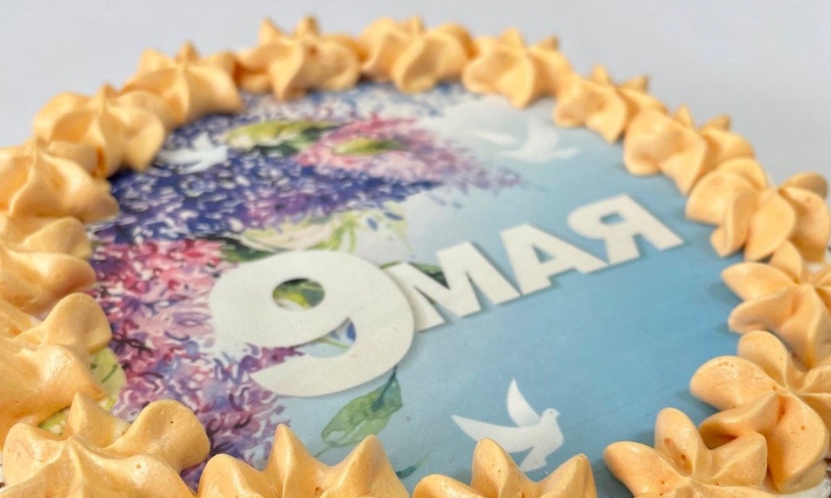 Пекарня «Олония» выпустила тематические торты ко Дню Победы