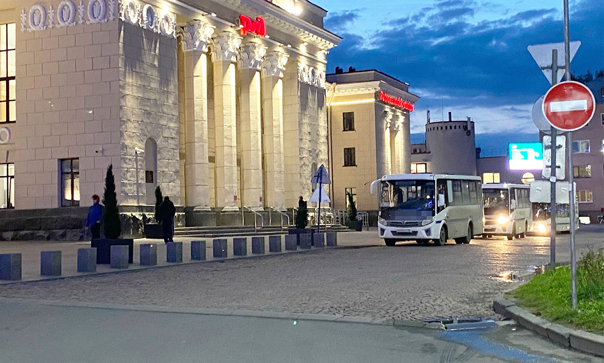Липовые перевозчики предлагают людям поездки в Карелию