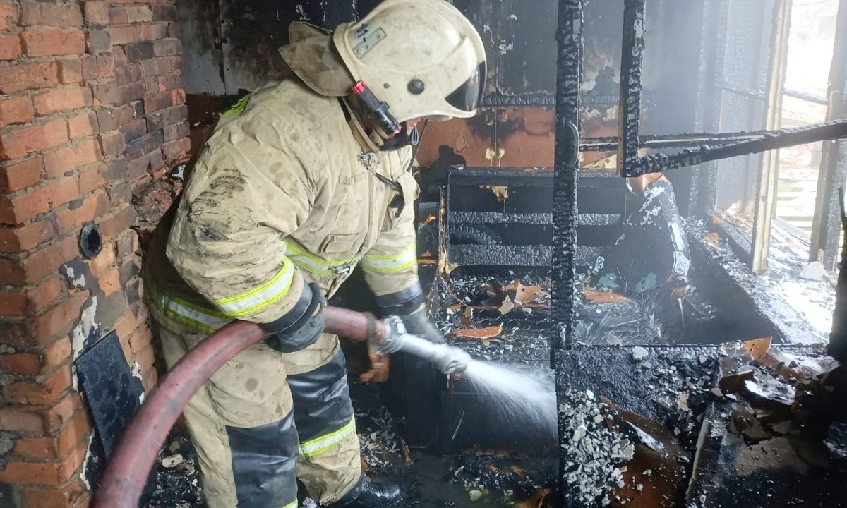 Три дачных дома сгорели в Карелии за один день