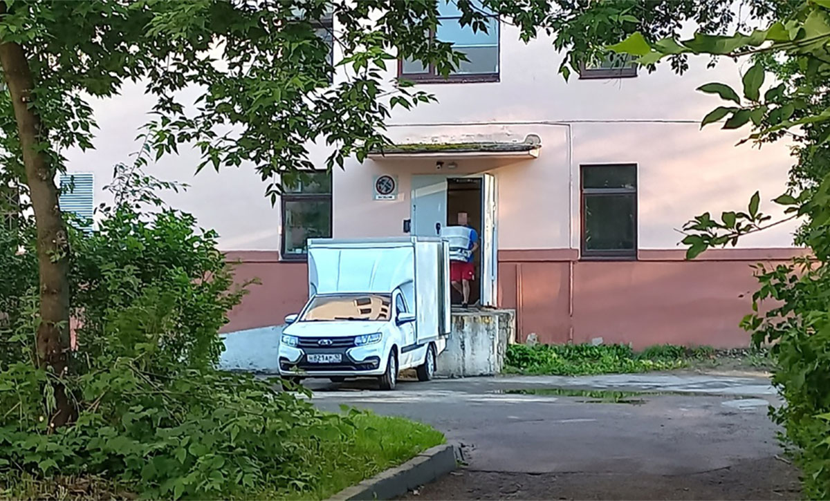 В Петрозаводске компания, которая кормит больницы, не дает спать жителям центра города