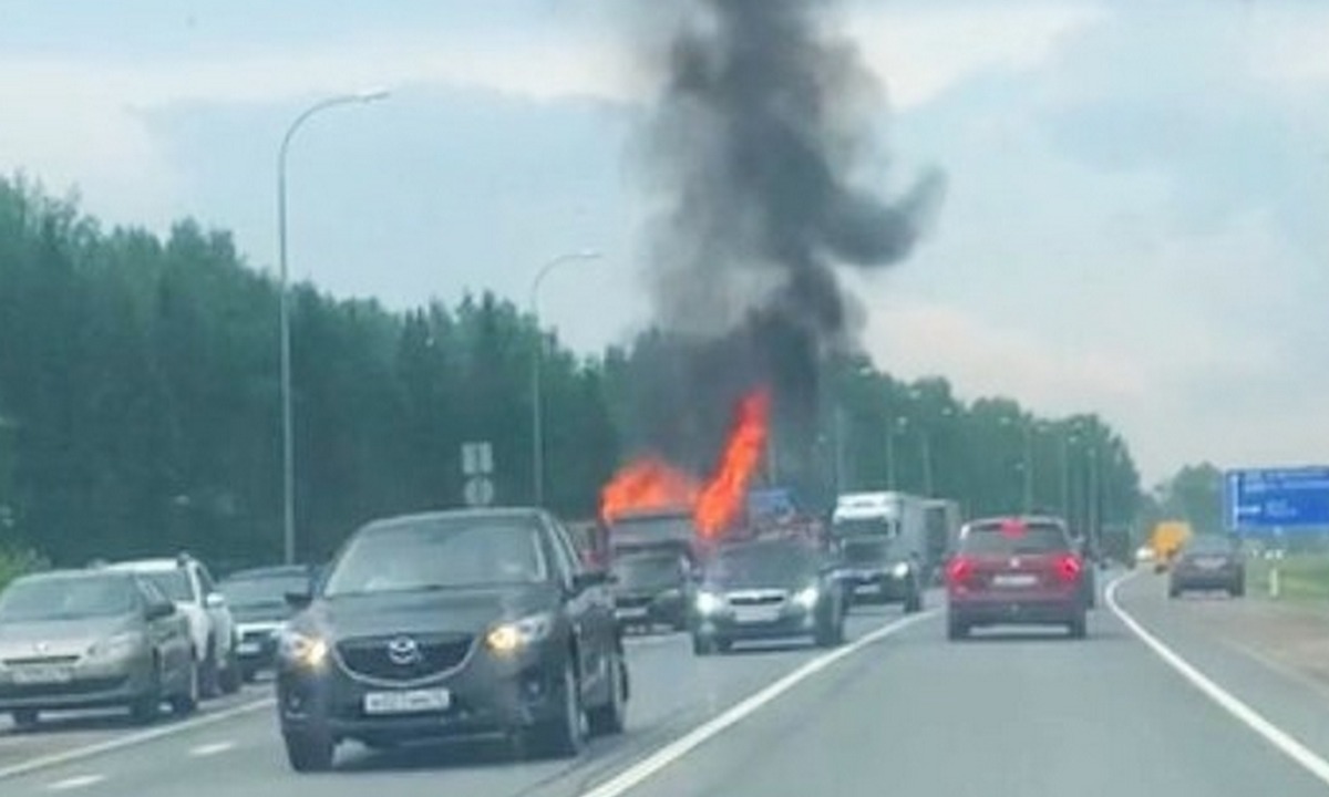 Названо, из-за чего машина может загореться в жару