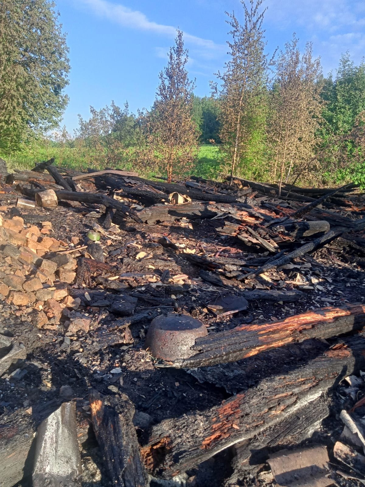 В Карелии страшный пожар уничтожил старинный дом