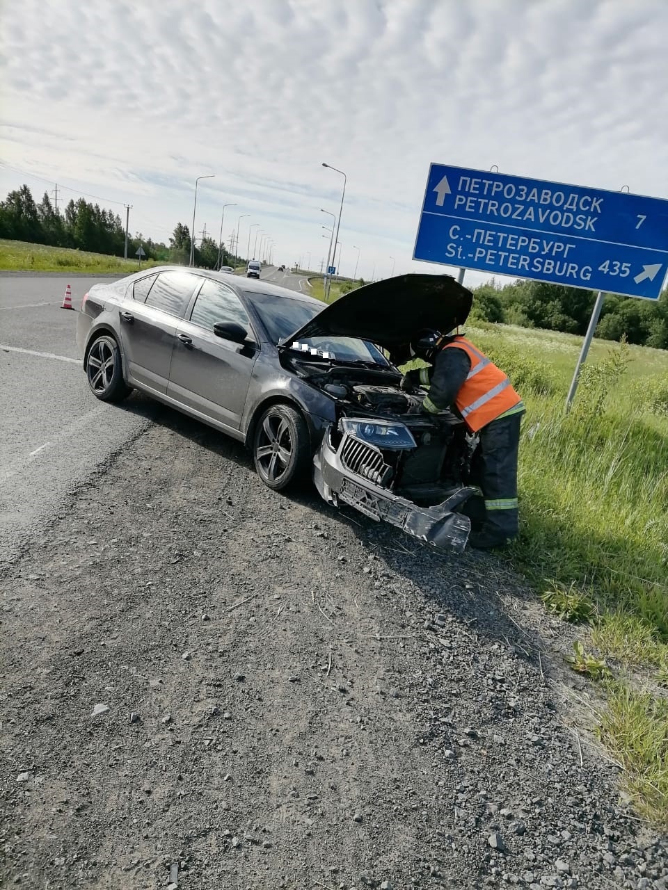 Трое взрослых и ребенок пострадали в жесткой аварии под Петрозаводском