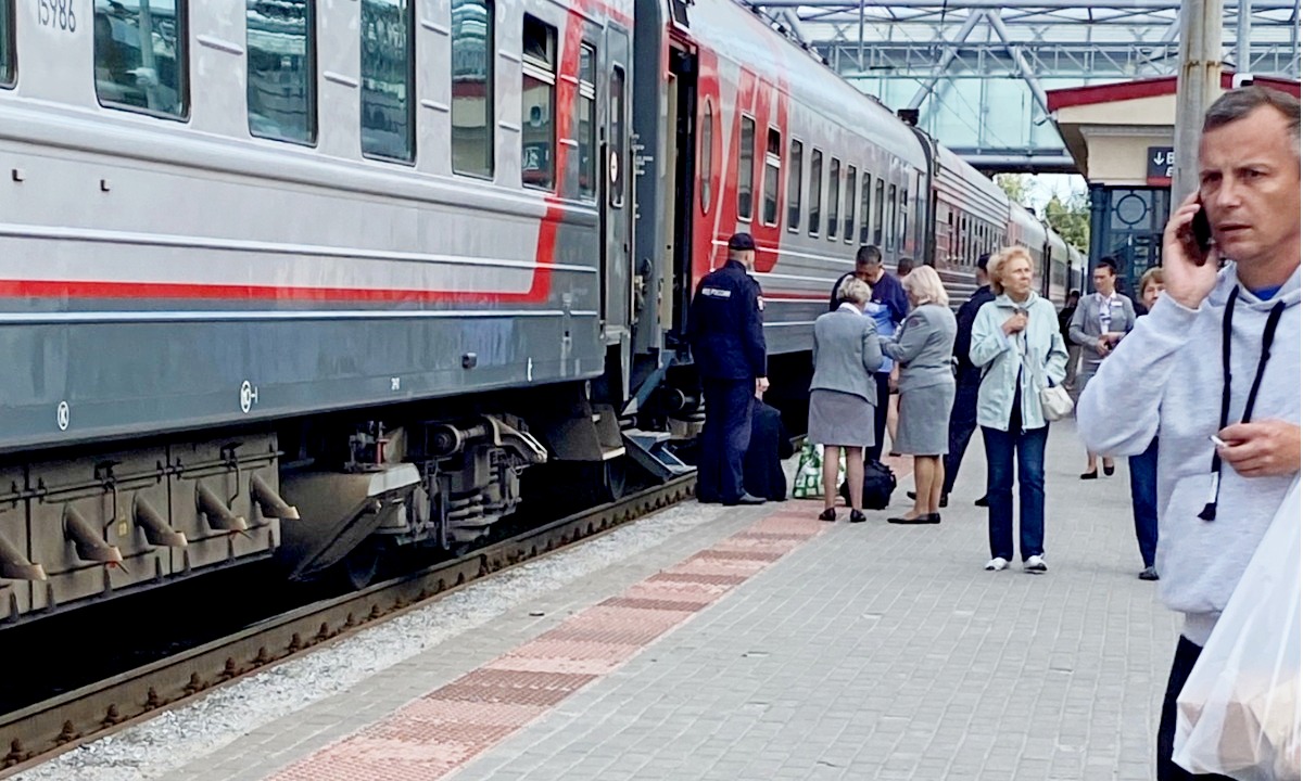 Жители Карелии потеряли 50 тысяч рублей из-за опоздавшего поезда