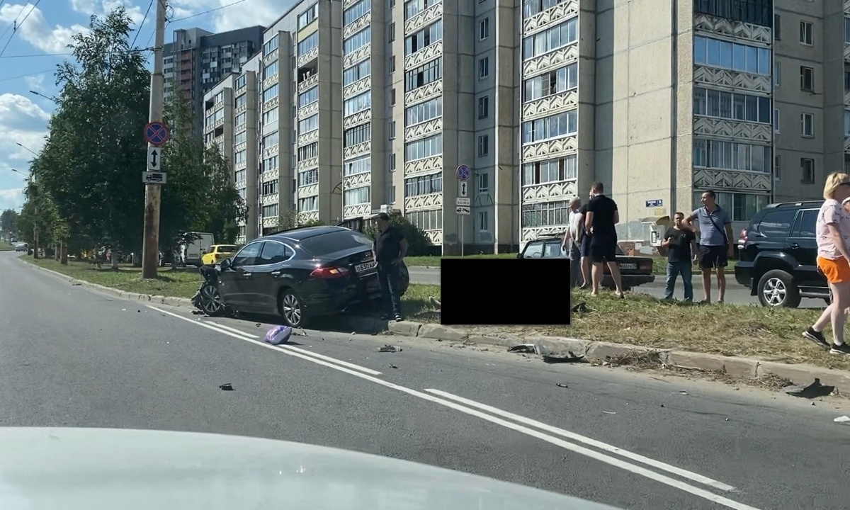 Очевидцы:  пассажиры троллейбуса, которых снес автомобиль в Петрозаводске, погибли