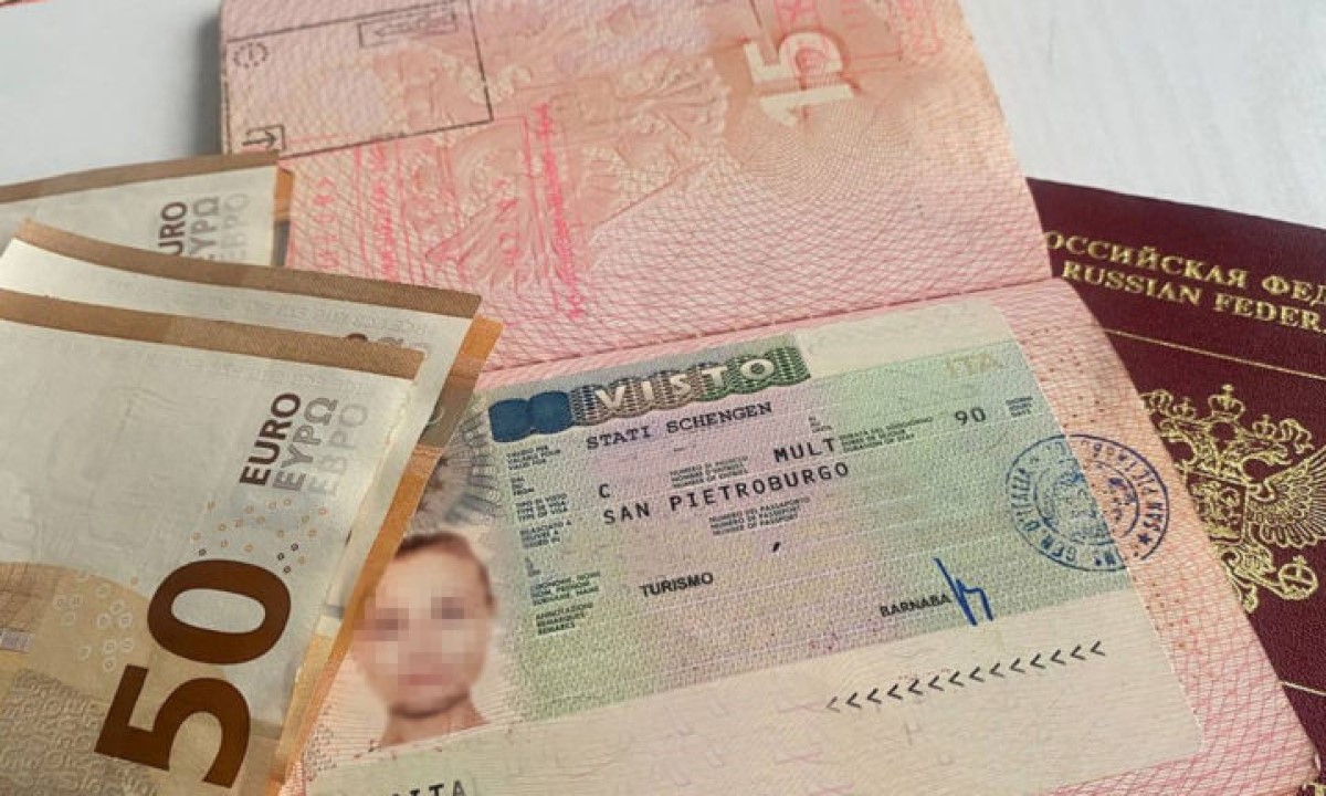 Названо, сколько шенгенских виз и в какие страны выдали россиянам