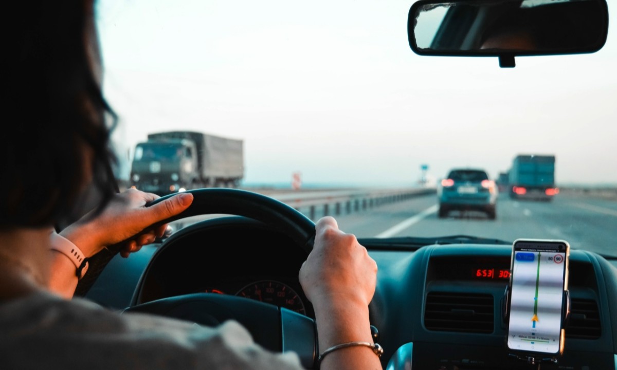 Названо, сколько часов в день можно ездить за рулем