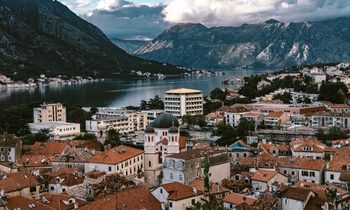 Еще одна страна отменяет безвиз для россиян