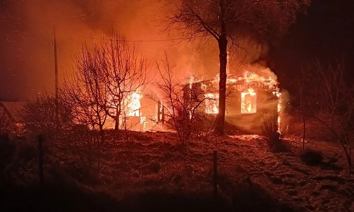 Ночью в Карелии выгорел частный дом