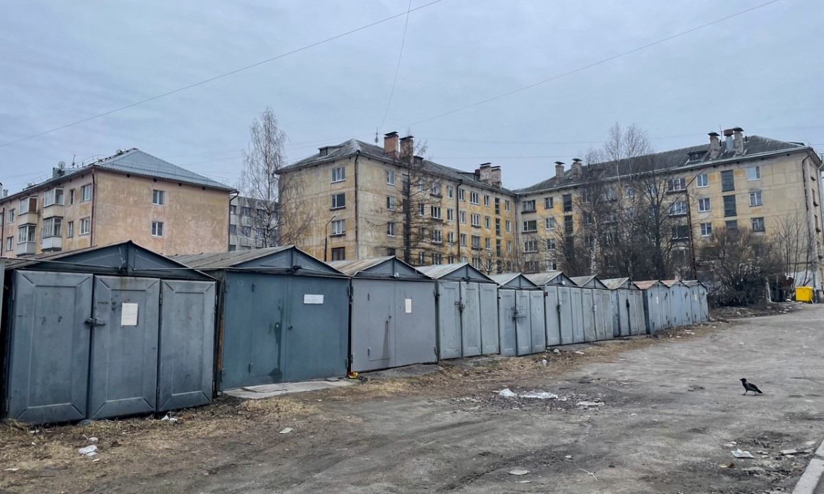 «Как в 19 веке». Жители Петрозаводска не могут оформить гаражи по «амнистии»