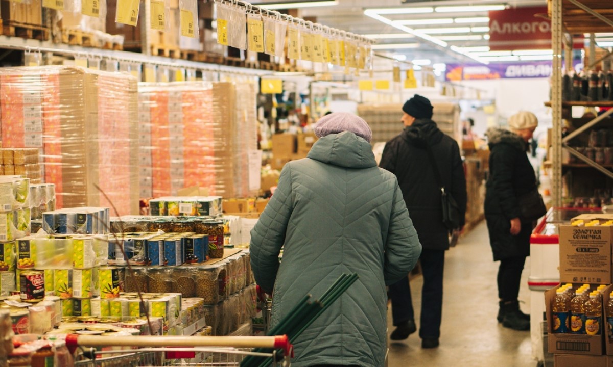 Почти тонну опасных продуктов нашли в магазинах низких цен в Карелии