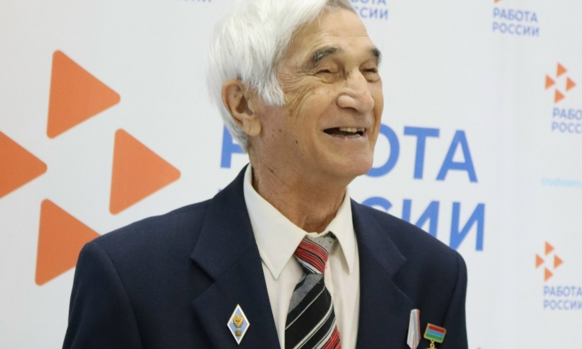 «Был образцом для подражания». В Карелии умер известный педагог и экс-чиновник