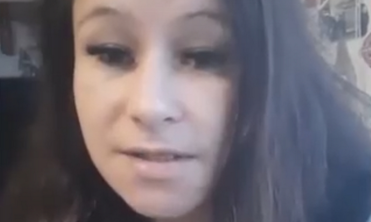 «Крыша разрушается». В Петрозаводске многодетная семья мерзнет дома