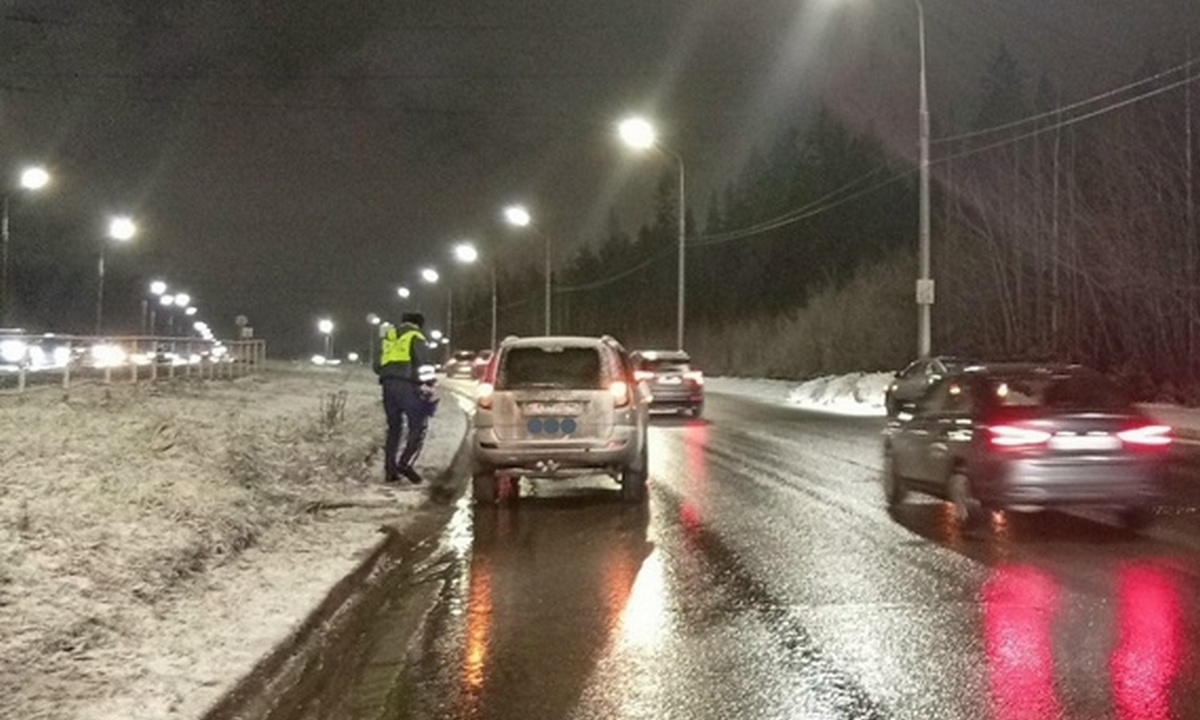 В Петрозаводске сбили женщину на пешеходнике