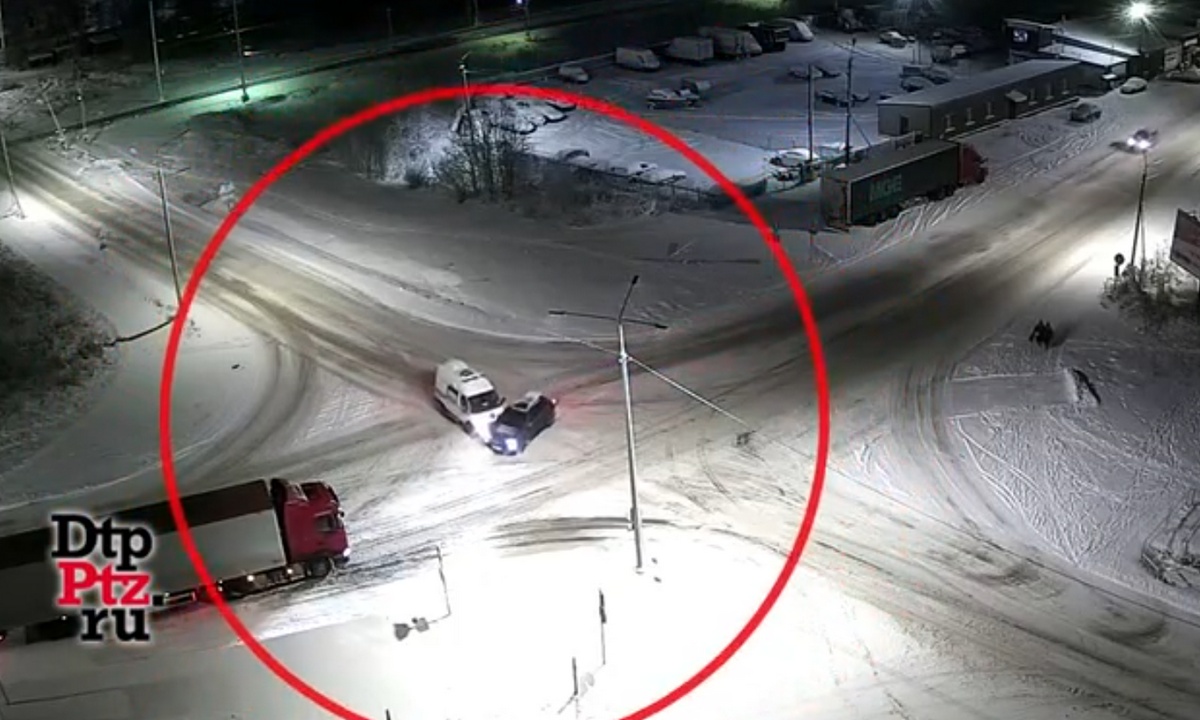 Еще одна «скорая» попала в ДТП в Карелии