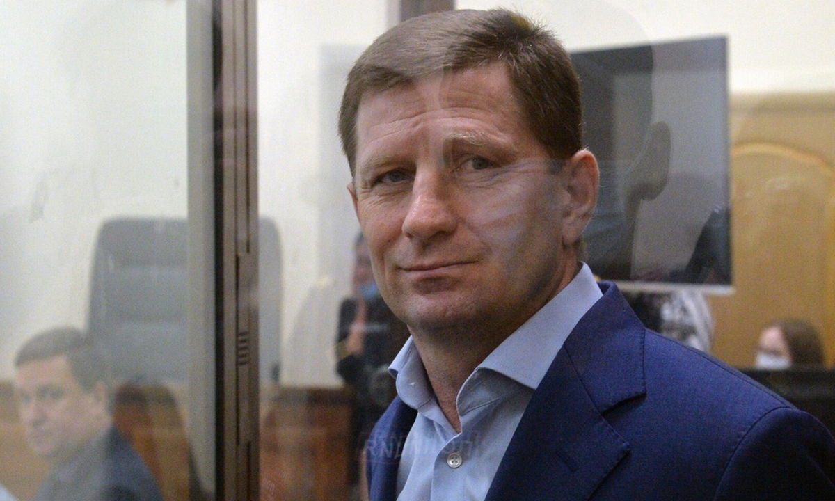 Экс-губернатора приговорили к 25 годам колонии, хотя за него заступались жители региона