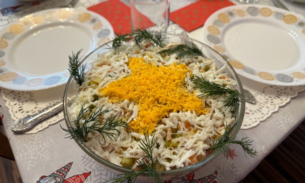 Названа стоимость салата оливье на четверых: на сколько выросли цены за год?