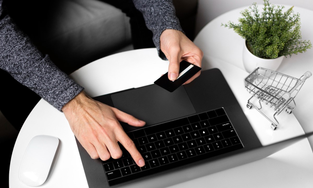 19-летний житель Карелии лишился полмиллиона, захотев скидку в 70%  на маркетплейсе