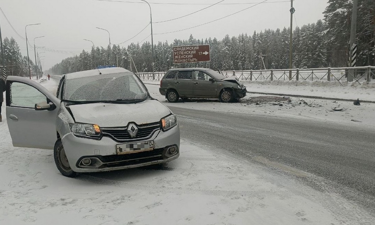 Жесткое ДТП в Карелии: пострадали три человека