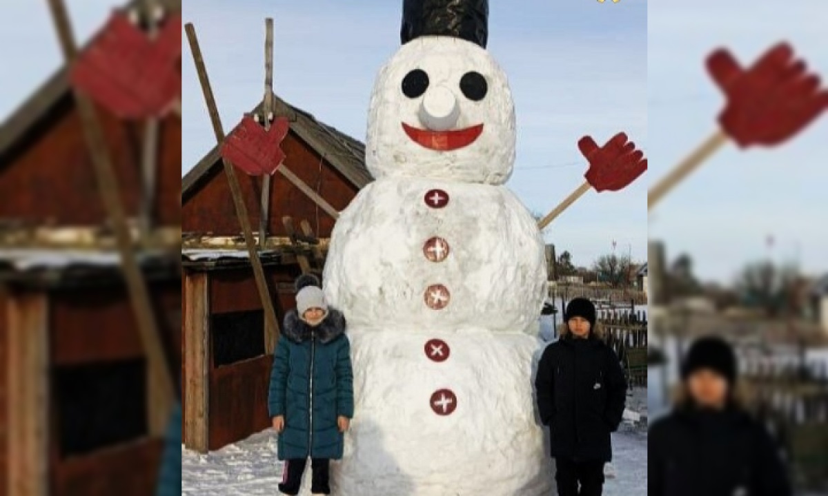 13-летний школьник на спор построил пятиметрового снеговика