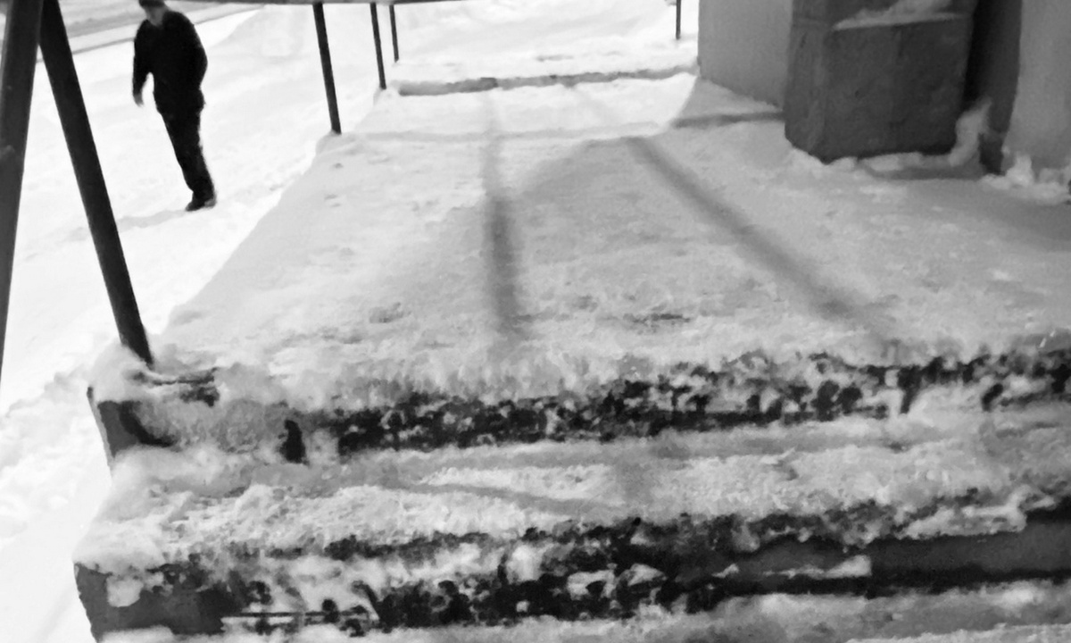 Беременная упала на лестнице в Петрозаводске