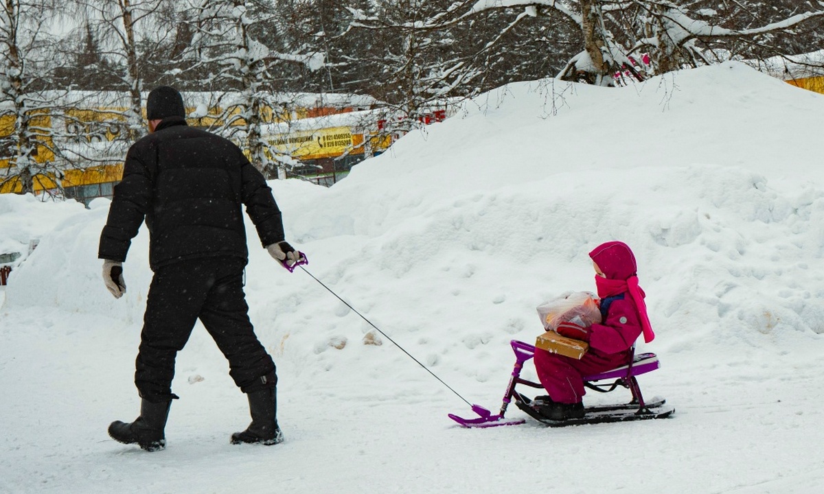 Объяснено, как помочь ребенку вернуться в школьный режим после праздников