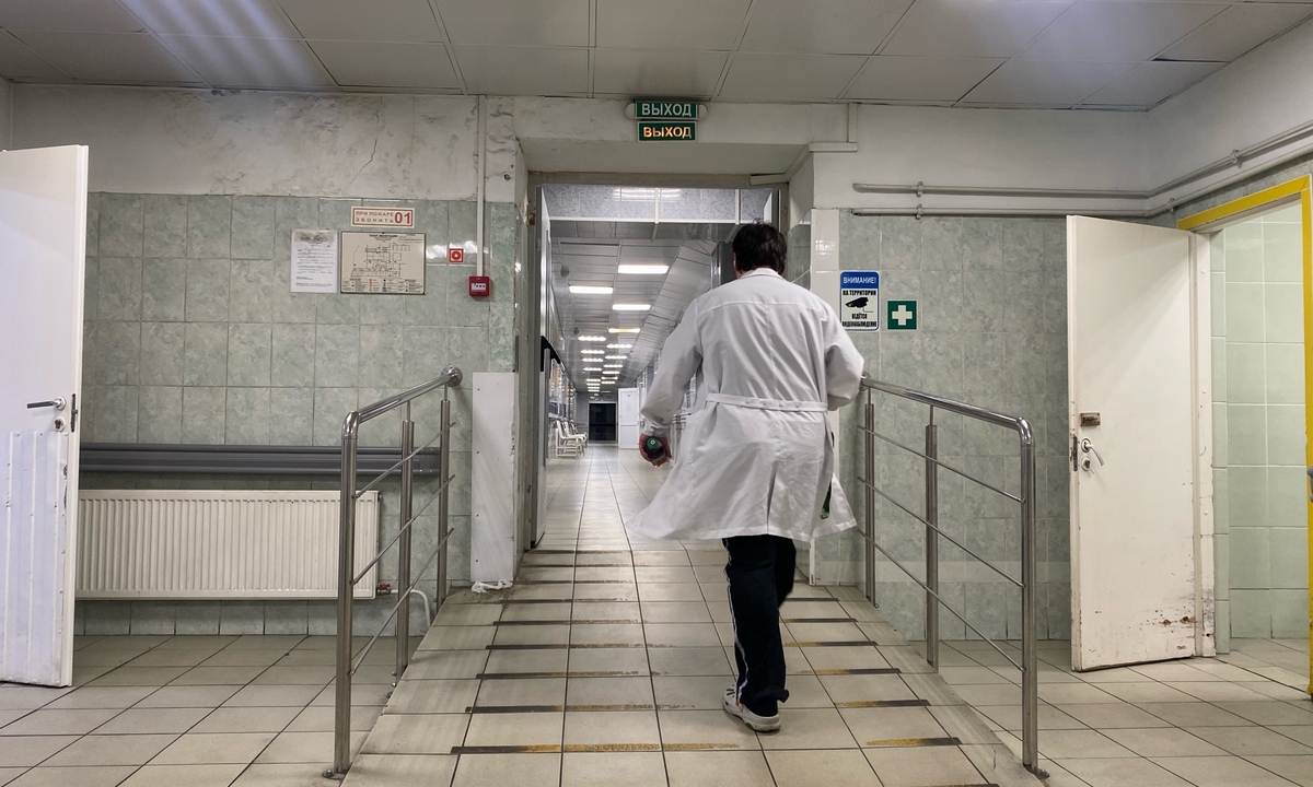 «Народ из последних сил на зубы копит». Цены в частных клиниках выросли на 15-30 % с начала года