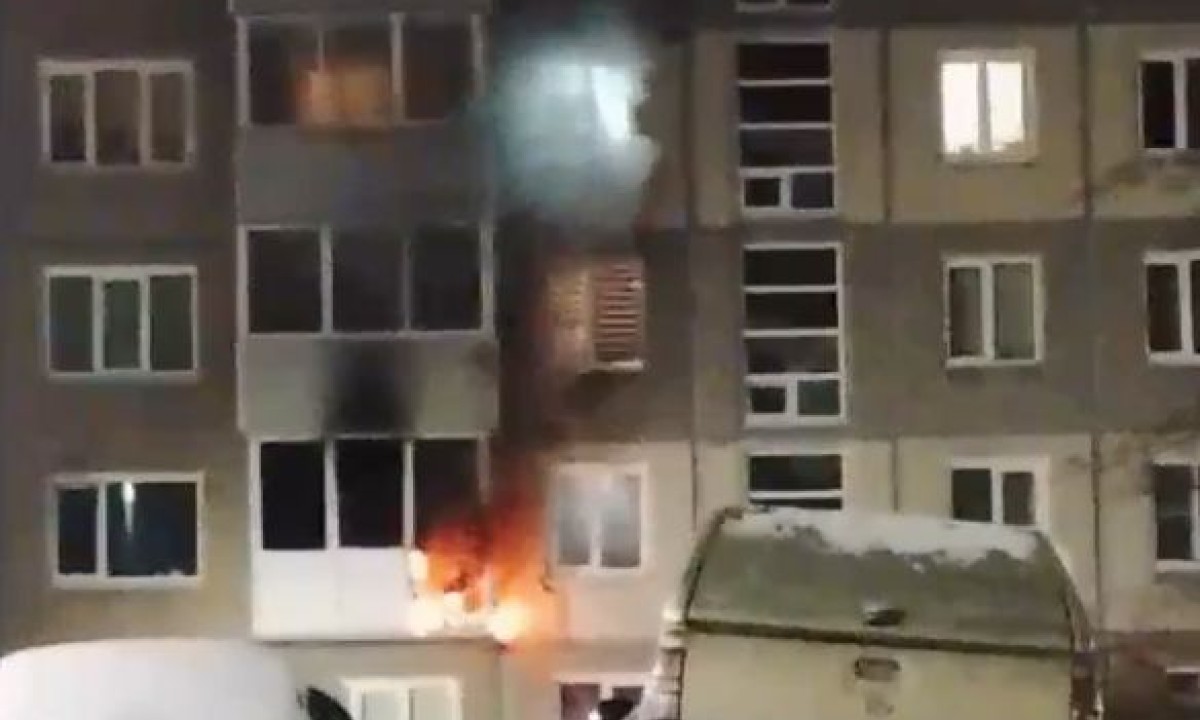 Ночью в Петрозаводске загорелась квартира