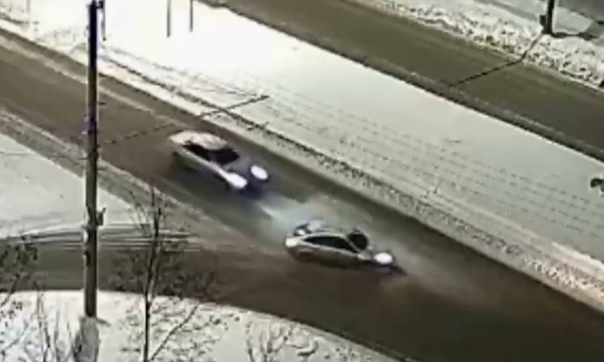 Жесткое ДТП в Петрозаводске: машину выбросило на обочину