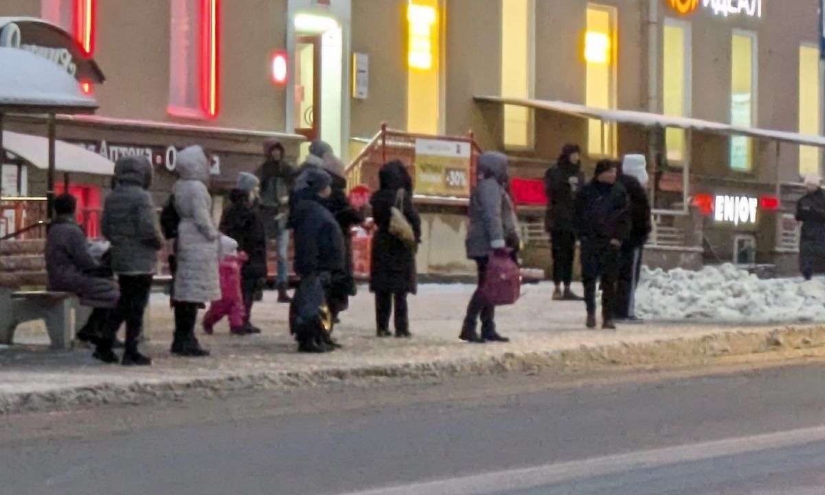 Мать двоих детей арестовали на 10 суток за ругань