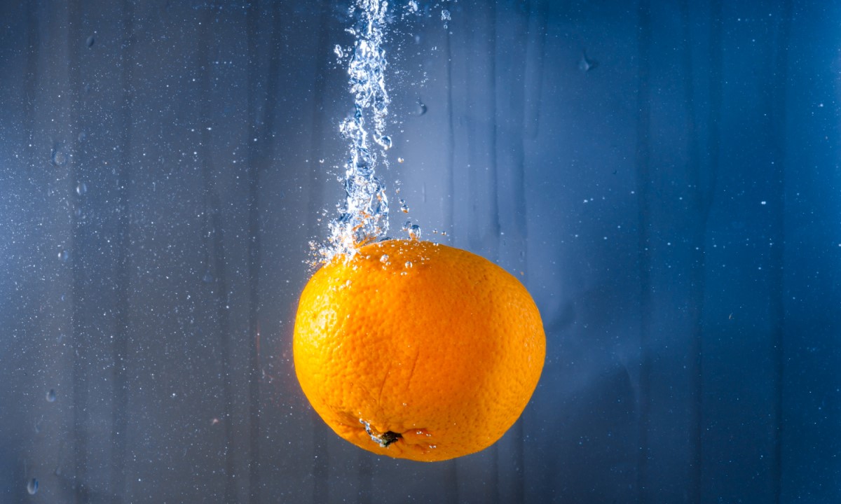 Назван необычный способ снять стресс при помощи апельсина