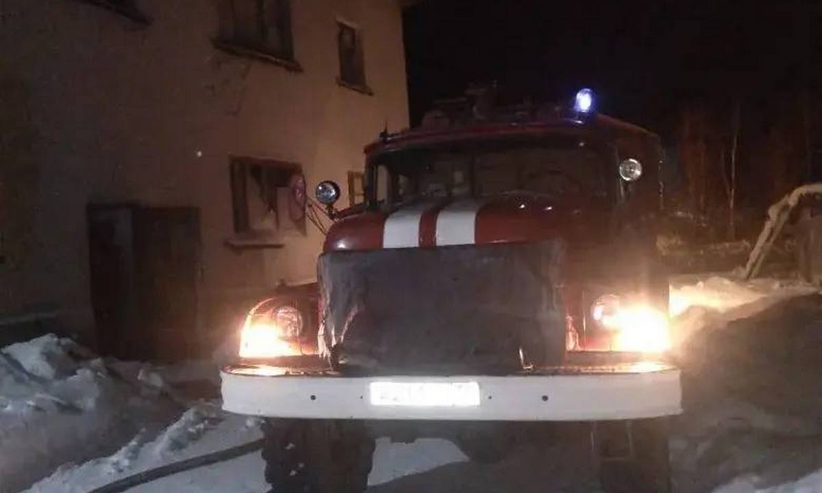Дом загорелся в шесть утра в Карелии