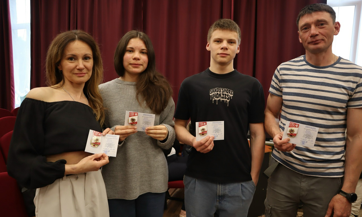 Семью медиков из Карелии наградили