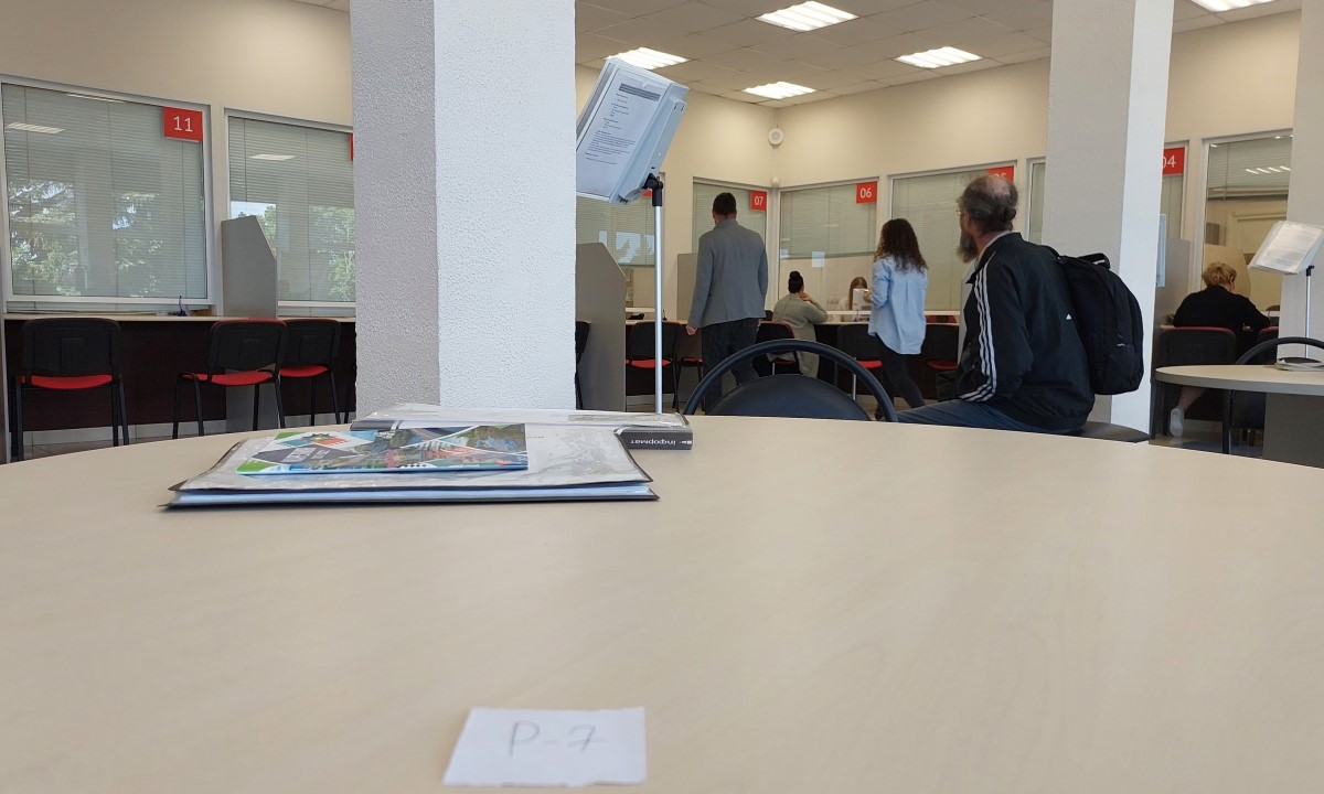 МФЦ чуть не сгорел из-за трусов бомжа в микроволновке