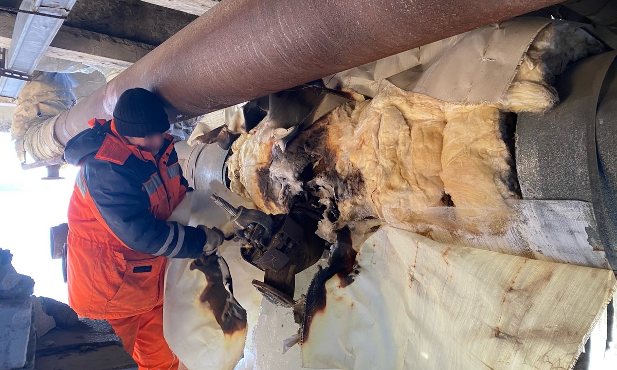 Жители Карелии пятые сутки без воды: коммунальщики не могут отогреть трубы