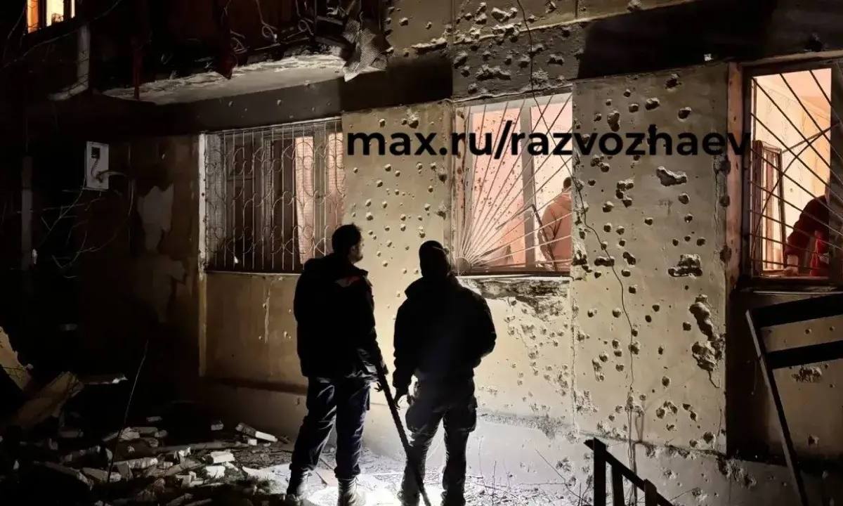 Беспилотник, начиненный взрывчаткой, рухнул у пятиэтажки: есть пострадавшие