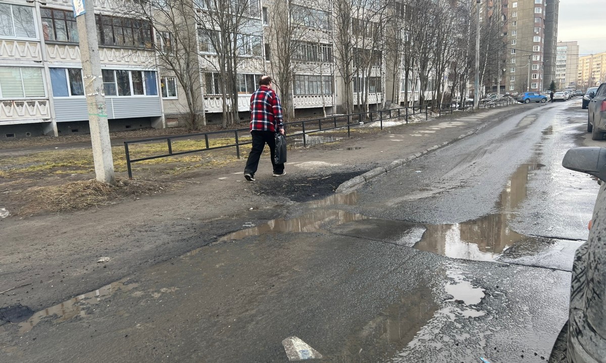 «Стыдно». Жители Петрозаводска считают, что так плохо город не выглядел много лет